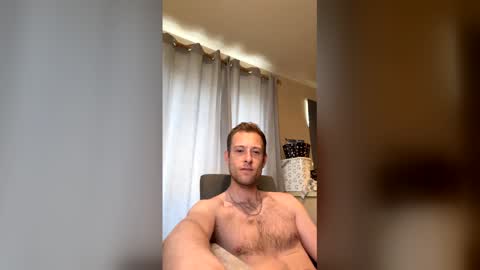 Snapshot of hungteasex chatting on June 11, 6:00 am HungTeaseX online show from June 11, 6:00 am