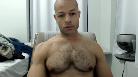 Snapshot of hungxpert chatting on February 16, 9:59 pm hungxpert online show from February 16, 9:59 pm