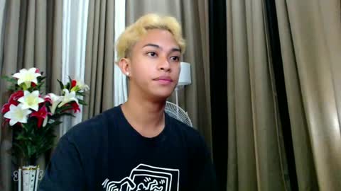 hunk_edward online show from June 25, 2:11 am