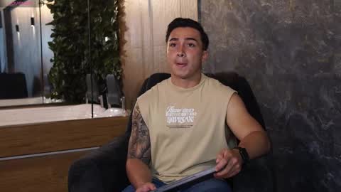 hunk_ryan online show from November 18, 12:53 pm