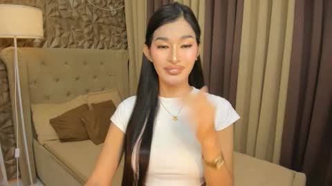 hunkhomerontop online show from November 8, 8:47 am