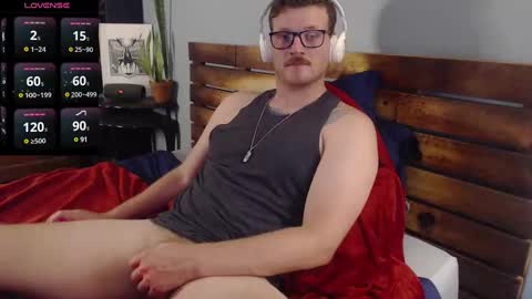 Snapshot of hunky_arthur chatting on February 18, 12:06 pm Hunky  Arthur online show from February 18, 12:06 pm