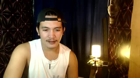 Snapshot of hunkylloyd chatting on December 7, 2:46 pm hunkylloyd online show from December 7, 2:46 pm