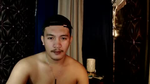 Snapshot of hunkylloyd chatting on December 11, 5:53 am hunkylloyd online show from December 11, 5:53 am