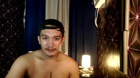 Snapshot of hunkylloyd chatting on December 12, 8:14 am hunkylloyd online show from December 12, 8:14 am