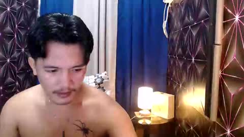 Snapshot of hunkylloyd chatting on December 14, 2:45 am hunkylloyd online show from December 14, 2:45 am