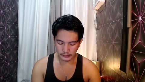 Snapshot of hunkylloyd chatting on December 29, 7:28 am hunkylloyd online show from December 29, 7:28 am