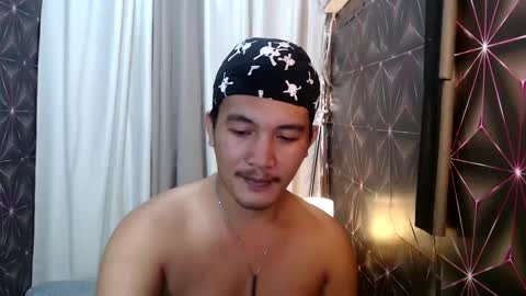 Snapshot of hunkylloyd chatting on January 9, 5:34 am hunkylloyd online show from January 9, 5:34 am