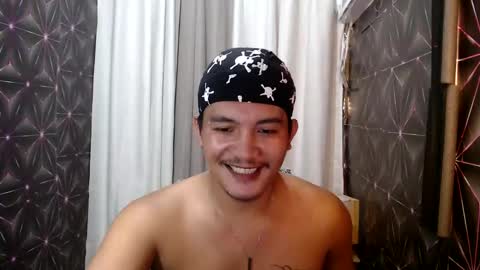 Snapshot of hunkylloyd chatting on January 13, 7:11 am hunkylloyd online show from January 13, 7:11 am