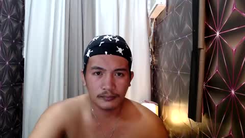 Snapshot of hunkylloyd chatting on January 18, 1:08 pm hunkylloyd online show from January 18, 1:08 pm