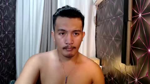 Snapshot of hunkylloyd chatting on February 19, 7:06 am hunkylloyd online show from February 19, 7:06 am