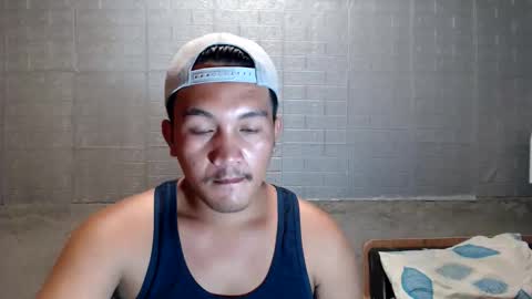 Snapshot of hunkylloyd chatting on December 19, 2:18 am hunkylloyd online show from December 19, 2:18 am