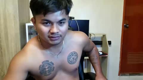 hunkyzeus online show from April 24, 5:04 pm