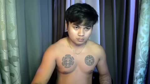 hunkyzeus online show from June 29, 8:31 am