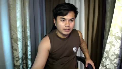 hunkyzeus online show from July 6, 12:35 pm