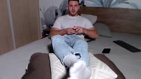 Snapshot of hunterbridges chatting on December 22, 8:25 pm Hunter Bridges online show from December 22, 8:25 pm