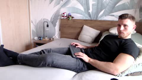 Snapshot of hunterbridges chatting on December 30, 10:43 am Hunter Bridges online show from December 30, 10:43 am