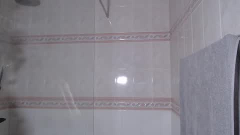 Snapshot of hunterbridges chatting on February 5, 9:07 pm Hunter Bridges online show from February 5, 9:07 pm