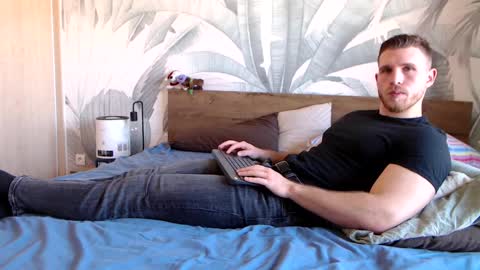 Snapshot of hunterbridges chatting on February 20, 11:42 am Hunter Bridges online show from February 20, 11:42 am