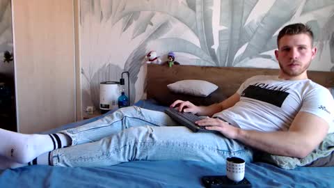 Snapshot of hunterbridges chatting on February 23, 10:49 am Hunter Bridges online show from February 23, 10:49 am