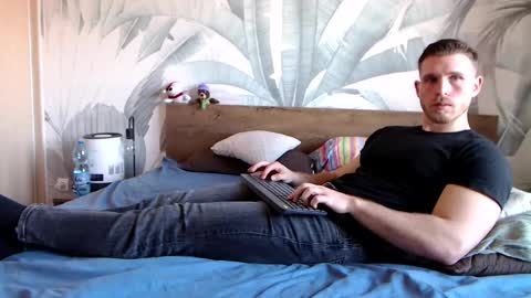 Snapshot of hunterbridges chatting on March 5, 8:32 am Hunter Bridges online show from March 5, 8:32 am