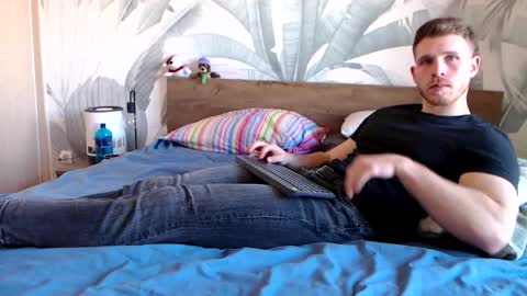 Snapshot of hunterbridges chatting on March 7, 12:34 pm Hunter Bridges online show from March 7, 12:34 pm