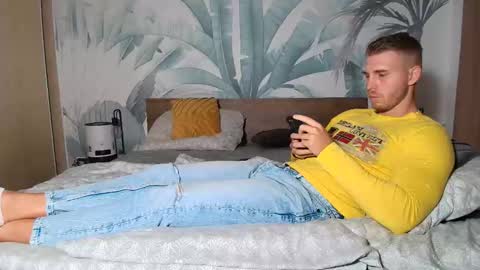 Snapshot of hunterbridges chatting on September 25, 9:02 am Hunter Bridges online show from September 25, 9:02 am