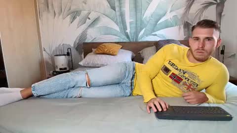 Snapshot of hunterbridges chatting on September 27, 9:47 am Hunter Bridges online show from September 27, 9:47 am