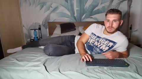 Snapshot of hunterbridges chatting on October 7, 2:58 pm Hunter Bridges online show from October 7, 2:58 pm