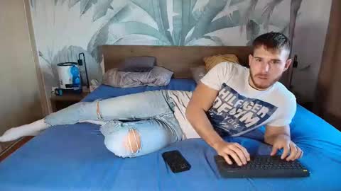 Snapshot of hunterbridges chatting on October 19, 7:20 am Hunter Bridges online show from October 19, 7:20 am