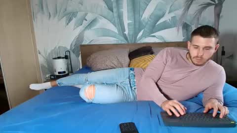 Snapshot of hunterbridges chatting on November 15, 9:50 am Hunter Bridges online show from November 15, 9:50 am