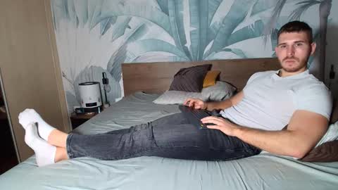 Snapshot of hunterbridges chatting on December 5, 2:36 pm Hunter Bridges online show from December 5, 2:36 pm