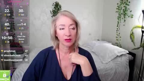 Snapshot of hunters_woman chatting on October 18, 2:25 am Irena online show from October 18, 2:25 am