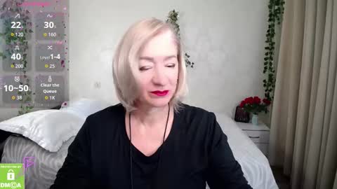 Snapshot of hunters_woman chatting on October 31, 12:06 pm Irena online show from October 31, 12:06 pm