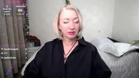 Snapshot of hunters_woman chatting on November 23, 1:49 am Irena online show from November 23, 1:49 am