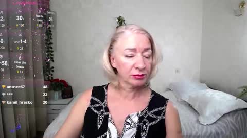 Snapshot of hunters_woman chatting on November 24, 2:00 am Irena online show from November 24, 2:00 am