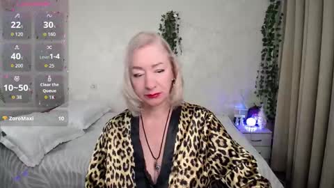 Snapshot of hunters_woman chatting on December 14, 10:47 pm Irena online show from December 14, 10:47 pm