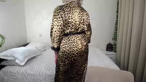 Snapshot of hunters_woman chatting on January 16, 3:05 pm Irena online show from January 16, 3:05 pm