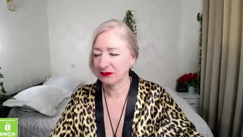 Snapshot of hunters_woman chatting on March 8, 7:12 am Irena online show from March 8, 7:12 am