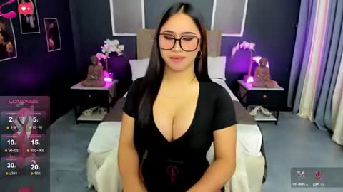 HELLO HANNAH IS BACK online show from July 10, 8:18 am