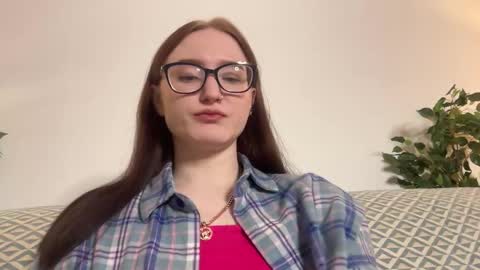 Snapshot of huongbally chatting on December 17, 1:55 am Dana online show from December 17, 1:55 am