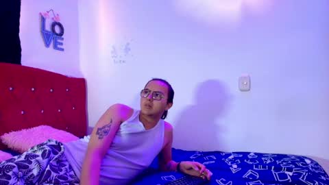husbands_horny online show from April 28, 1:05 pm