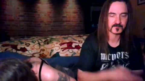 Snapshot of husbandwife4life chatting on December 29, 9:28 am husbandwife4life online show from December 29, 9:28 am