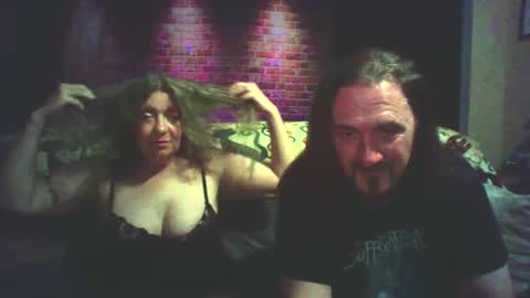 Snapshot of husbandwife4life chatting on September 21, 5:53 am husbandwife4life online show from September 21, 5:53 am