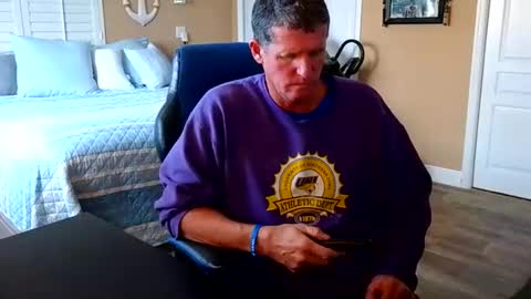 Snapshot of hvacstud4 chatting on February 8, 6:22 pm hvacstud4 online show from February 8, 6:22 pm