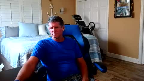 Snapshot of hvacstud4 chatting on February 25, 4:05 pm hvacstud4 online show from February 25, 4:05 pm