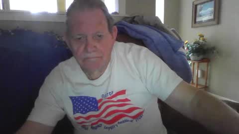 Snapshot of hvl13 chatting on January 7, 10:08 pm hvl13 online show from January 7, 10:08 pm