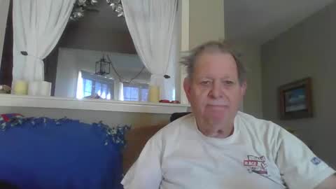 Snapshot of hvl13 chatting on January 20, 10:37 pm hvl13 online show from January 20, 10:37 pm