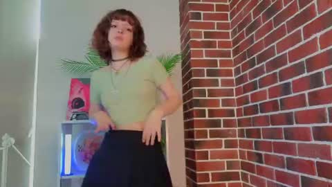 Mona online show from June 19, 5:28 pm