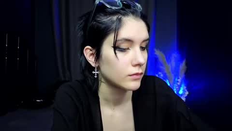 Hyeon Jin online show from March 4, 8:16 pm